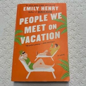 Beach Read by Emily Henry Paperback Book